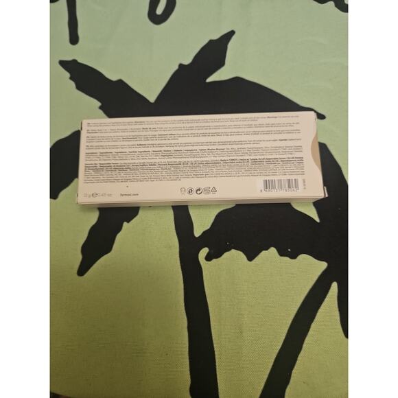 Farmasi Peach Perfect Face 3 In 1 Palette 0.45 oz. Blush/ Bronzer/ Highlighter. - Picture 3 of 4